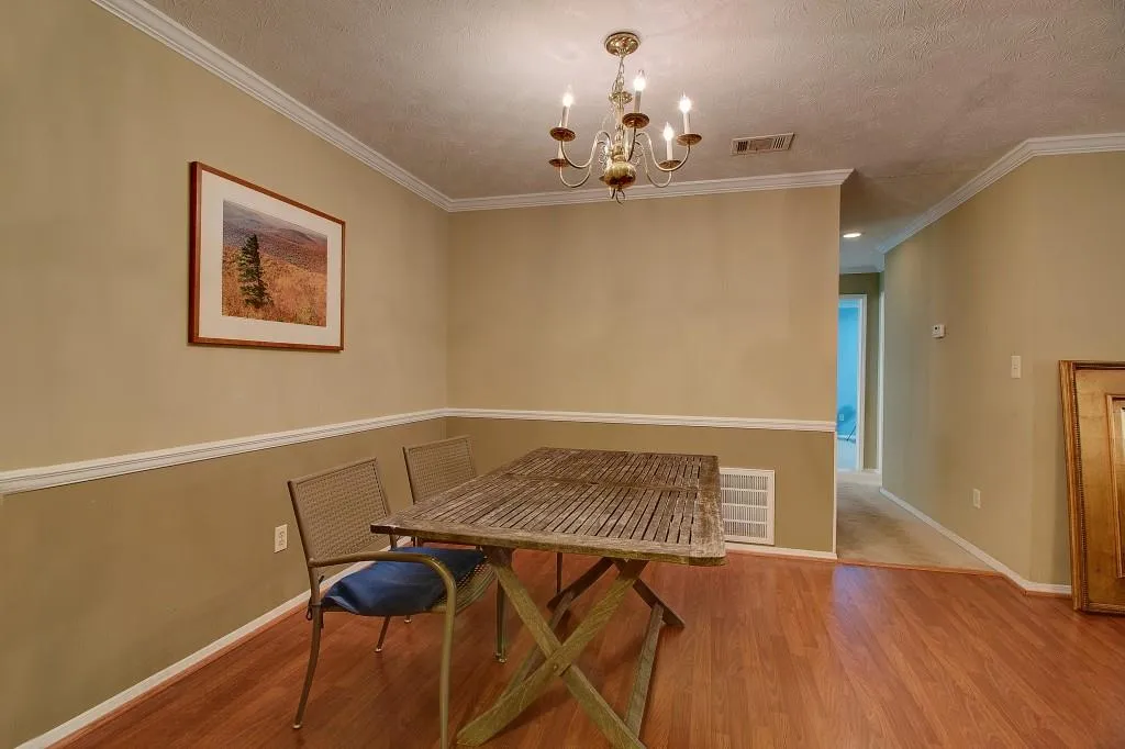 505 Vicksburg Place Unit 505, Sandy Springs, Georgia 30350, 3 Bedrooms Bedrooms, ,2 BathroomsBathrooms,Residential,Sold,505 Vicksburg Place Unit 505,5819625