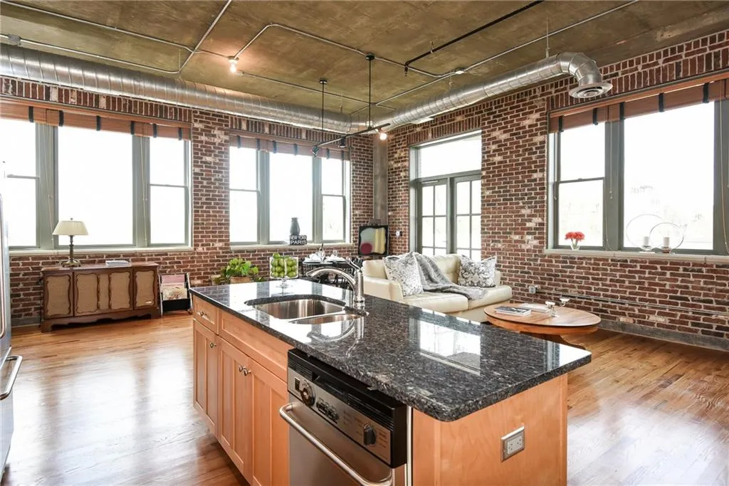 3180 Mathieson Drive Unit 506, Atlanta, Georgia 30305, 2 Bedrooms Bedrooms, ,2 BathroomsBathrooms,Residential,Sold,3180 Mathieson Drive Unit 506,5665615