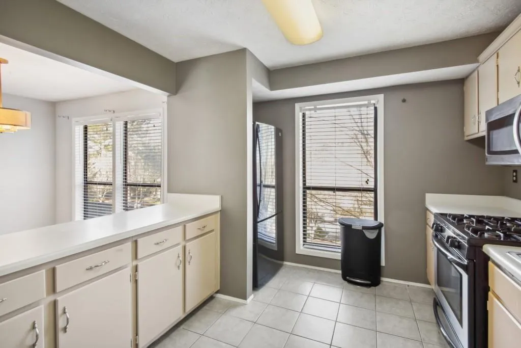 102 Woodcliff Drive Unit 102, Sandy Springs, Georgia 30350, 2 Bedrooms Bedrooms, ,2 BathroomsBathrooms,Residential,Sold,102 Woodcliff Drive Unit 102,7156837