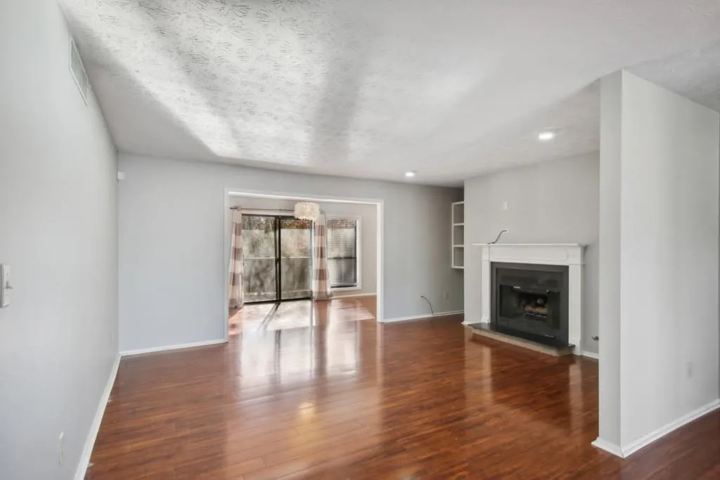 102 Woodcliff Drive Unit 102, Sandy Springs, Georgia 30350, 2 Bedrooms Bedrooms, ,2 BathroomsBathrooms,Residential,Sold,102 Woodcliff Drive Unit 102,7156837