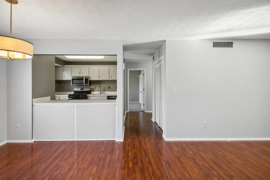 102 Woodcliff Drive Unit 102, Sandy Springs, Georgia 30350, 2 Bedrooms Bedrooms, ,2 BathroomsBathrooms,Residential,Sold,102 Woodcliff Drive Unit 102,7156837
