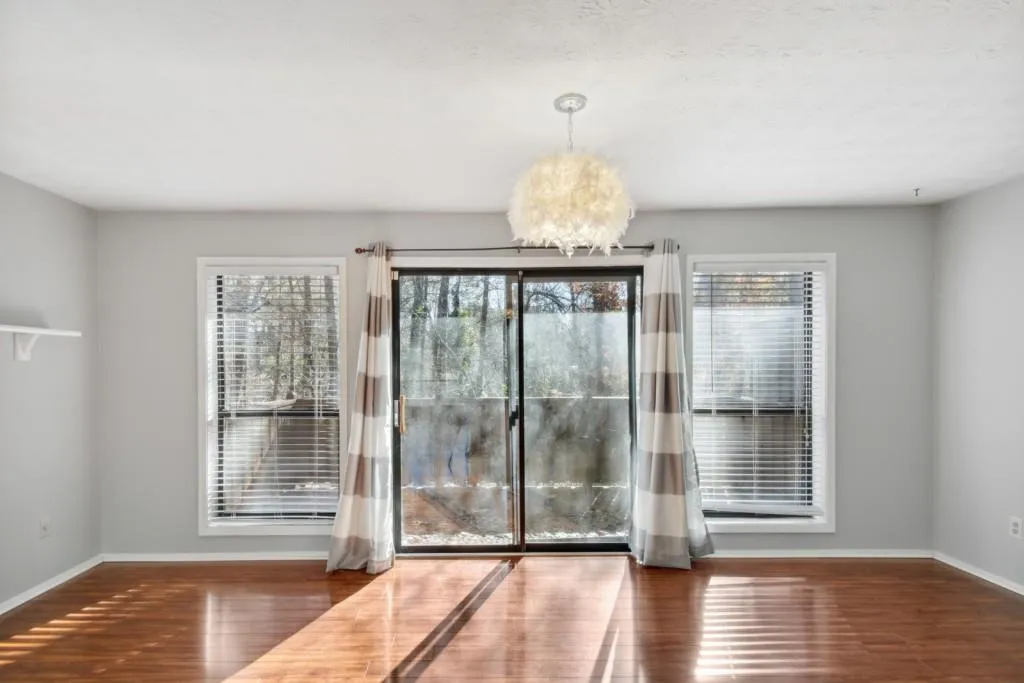 102 Woodcliff Drive Unit 102, Sandy Springs, Georgia 30350, 2 Bedrooms Bedrooms, ,2 BathroomsBathrooms,Residential,Sold,102 Woodcliff Drive Unit 102,7156837