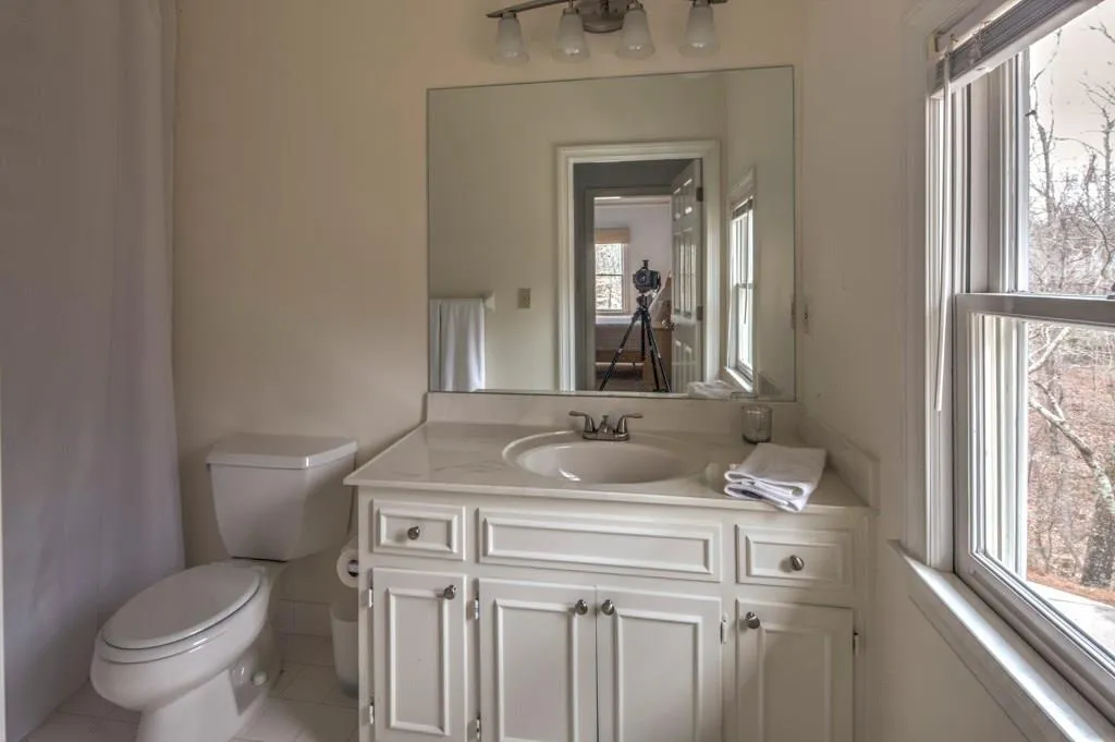 9 Wildwood Valley, Sandy Springs, Georgia 30350, 5 Bedrooms Bedrooms, ,4 BathroomsBathrooms,Residential,Sold,9 Wildwood Valley,5683271