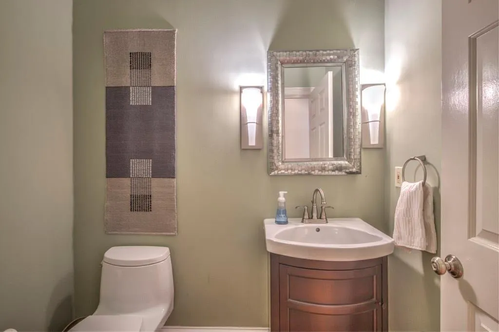 9 Wildwood Valley, Sandy Springs, Georgia 30350, 5 Bedrooms Bedrooms, ,4 BathroomsBathrooms,Residential,Sold,9 Wildwood Valley,5683271