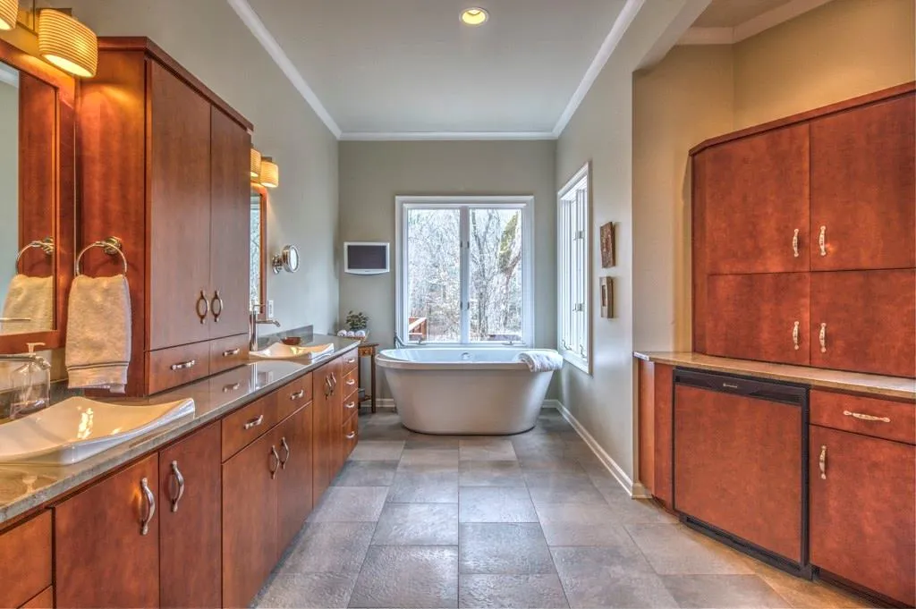 9 Wildwood Valley, Sandy Springs, Georgia 30350, 5 Bedrooms Bedrooms, ,4 BathroomsBathrooms,Residential,Sold,9 Wildwood Valley,5683271