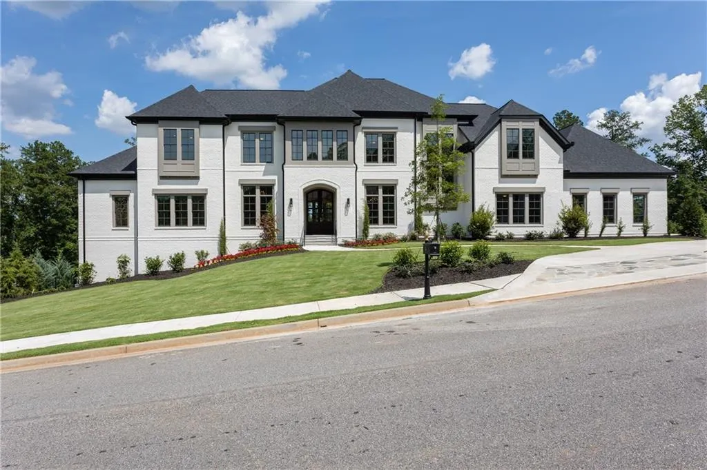 1 Skyridge Trail, Sandy Springs, Georgia 30350, 6 Bedrooms Bedrooms, ,6 BathroomsBathrooms,Residential,Sold,1 Skyridge Trail,6836531