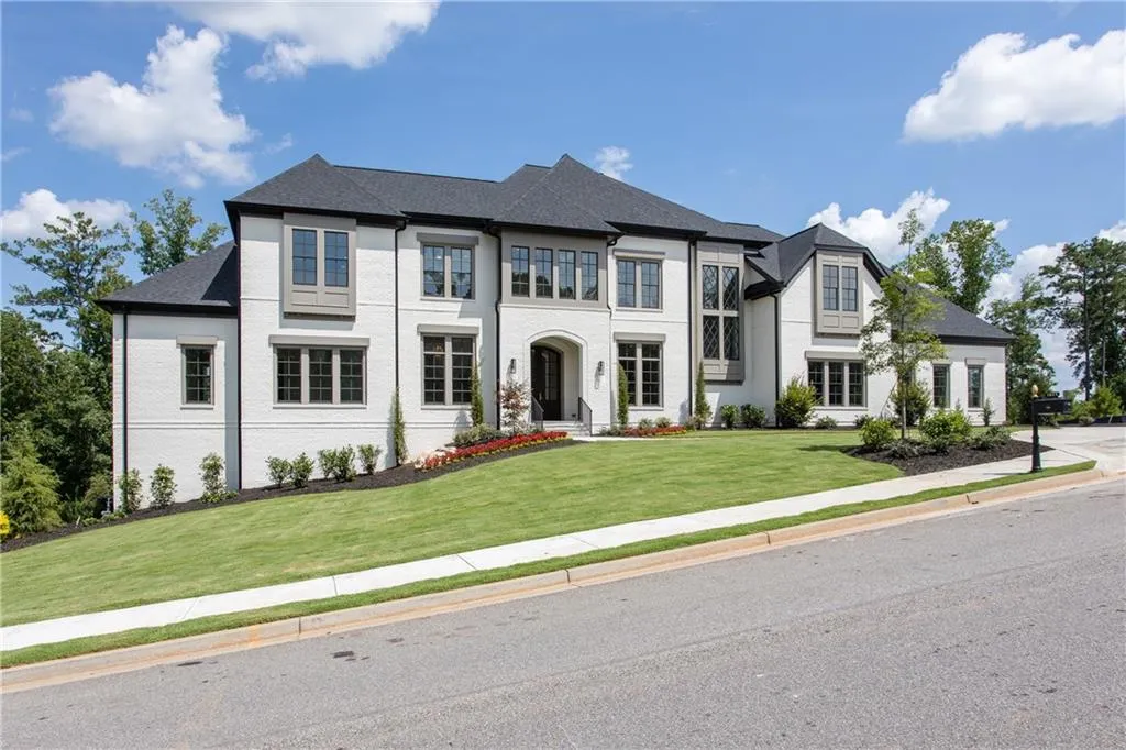 1 Skyridge Trail, Sandy Springs, Georgia 30350, 6 Bedrooms Bedrooms, ,6 BathroomsBathrooms,Residential,Sold,1 Skyridge Trail,6836531