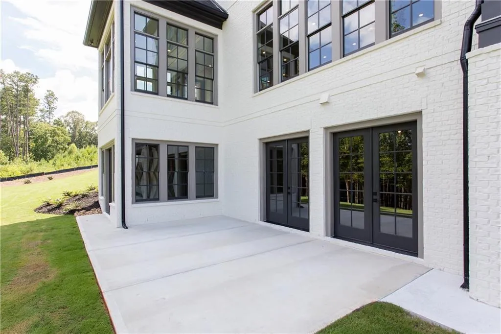 1 Skyridge Trail, Sandy Springs, Georgia 30350, 6 Bedrooms Bedrooms, ,6 BathroomsBathrooms,Residential,Sold,1 Skyridge Trail,6836531