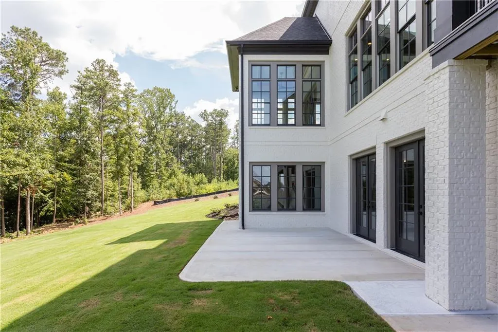 1 Skyridge Trail, Sandy Springs, Georgia 30350, 6 Bedrooms Bedrooms, ,6 BathroomsBathrooms,Residential,Sold,1 Skyridge Trail,6836531