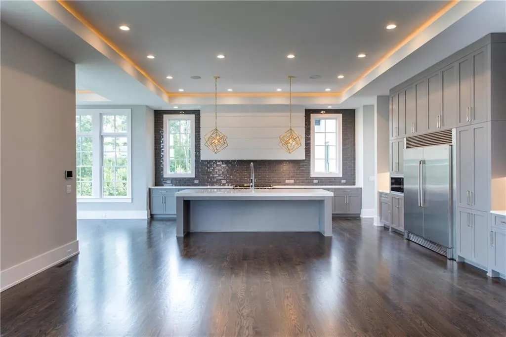 1 Skyridge Trail, Sandy Springs, Georgia 30350, 6 Bedrooms Bedrooms, ,6 BathroomsBathrooms,Residential,Sold,1 Skyridge Trail,6836531