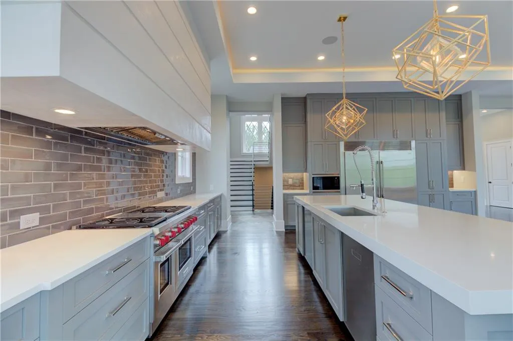 1 Skyridge Trail, Sandy Springs, Georgia 30350, 6 Bedrooms Bedrooms, ,6 BathroomsBathrooms,Residential,Sold,1 Skyridge Trail,6836531