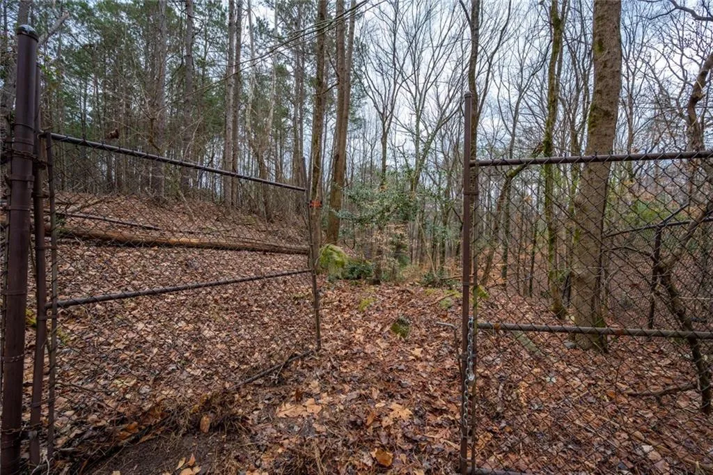 1 Skyridge Trail, Sandy Springs, Georgia 30350, 6 Bedrooms Bedrooms, ,6 BathroomsBathrooms,Residential,Sold,1 Skyridge Trail,6836531