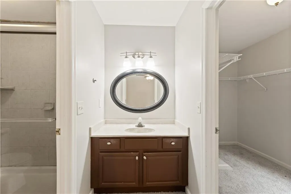 34 Huntington Place Drive, Sandy Springs, Georgia 30350, 3 Bedrooms Bedrooms, ,2 BathroomsBathrooms,Residential,Sold,34 Huntington Place Drive,7170617