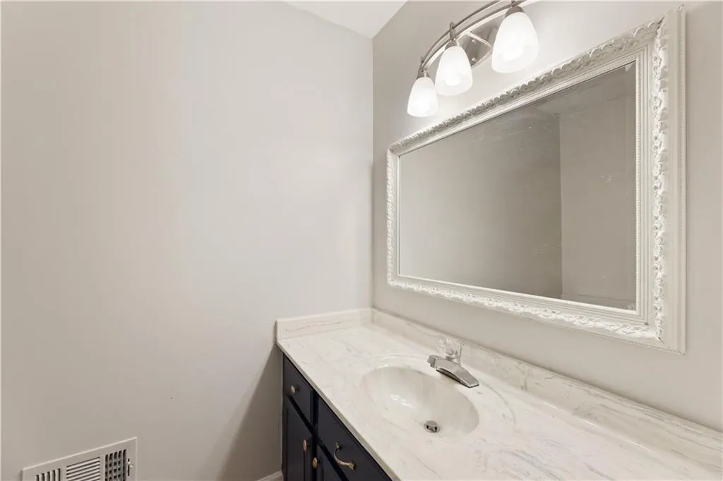 34 Huntington Place Drive, Sandy Springs, Georgia 30350, 3 Bedrooms Bedrooms, ,2 BathroomsBathrooms,Residential,Sold,34 Huntington Place Drive,7170617