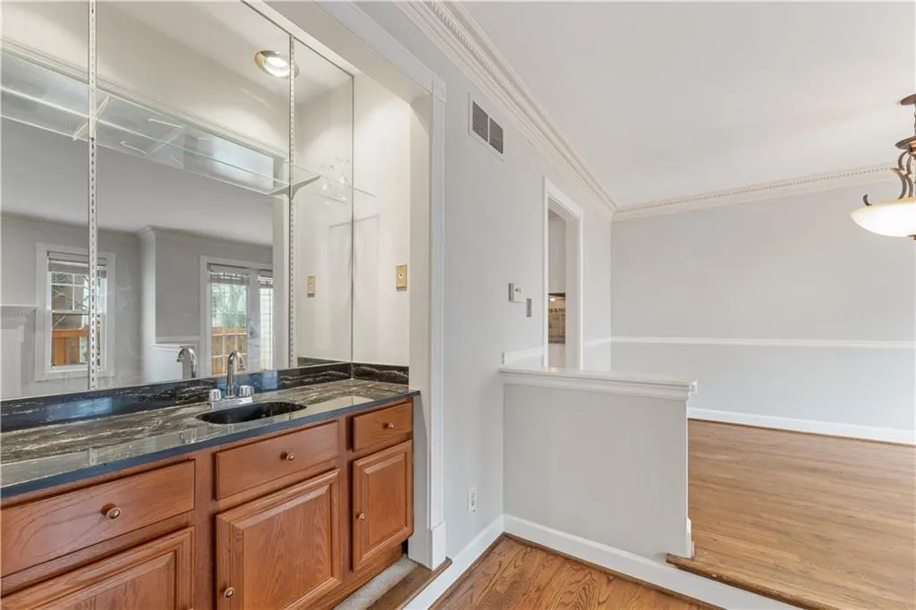 34 Huntington Place Drive, Sandy Springs, Georgia 30350, 3 Bedrooms Bedrooms, ,2 BathroomsBathrooms,Residential,Sold,34 Huntington Place Drive,7170617