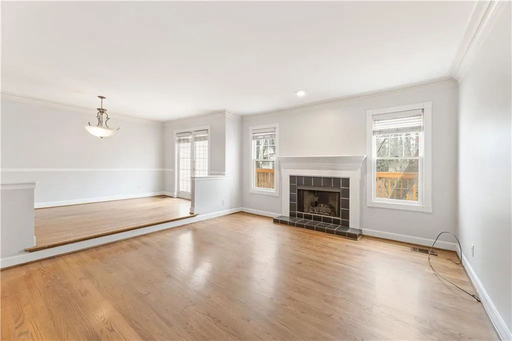 34 Huntington Place Drive, Sandy Springs, Georgia 30350, 3 Bedrooms Bedrooms, ,2 BathroomsBathrooms,Residential,Sold,34 Huntington Place Drive,7170617