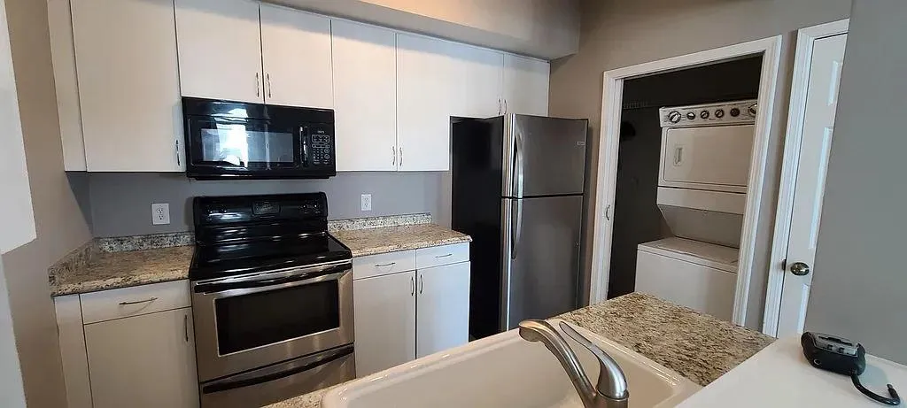 2161 Peachtree Road Ne Unit 401, Atlanta, Georgia 30309, 2 Bedrooms Bedrooms, ,2 BathroomsBathrooms,Residential,For Sale,2161 Peachtree Road Ne Unit 401,7655623