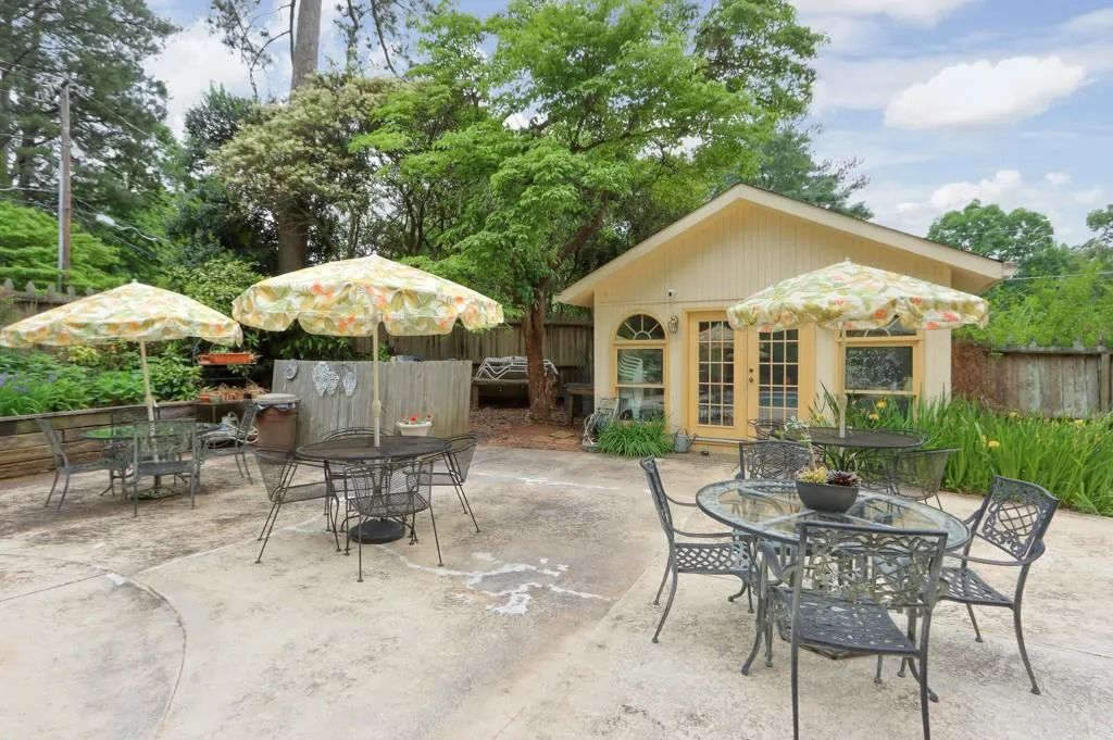 6287 Vernon Woods Drive, Sandy Springs, Georgia 30328, 3 Bedrooms Bedrooms, ,3 BathroomsBathrooms,Residential,Sold,6287 Vernon Woods Drive,7218755