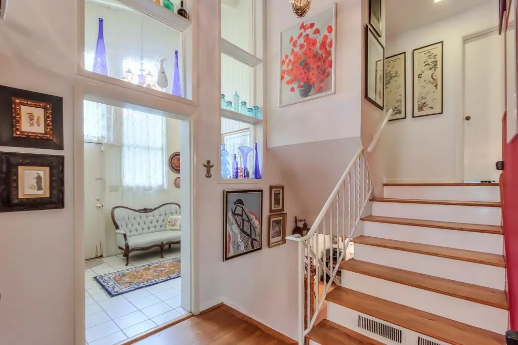 6287 Vernon Woods Drive, Sandy Springs, Georgia 30328, 3 Bedrooms Bedrooms, ,3 BathroomsBathrooms,Residential,Sold,6287 Vernon Woods Drive,7218755