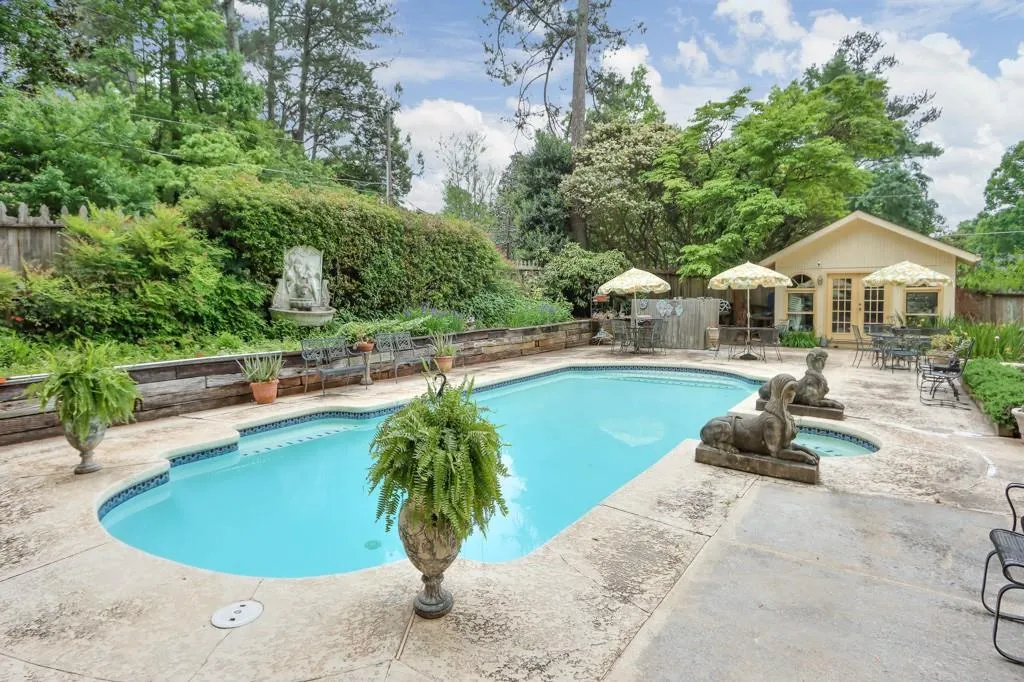 6287 Vernon Woods Drive, Sandy Springs, Georgia 30328, 3 Bedrooms Bedrooms, ,3 BathroomsBathrooms,Residential,Sold,6287 Vernon Woods Drive,7218755