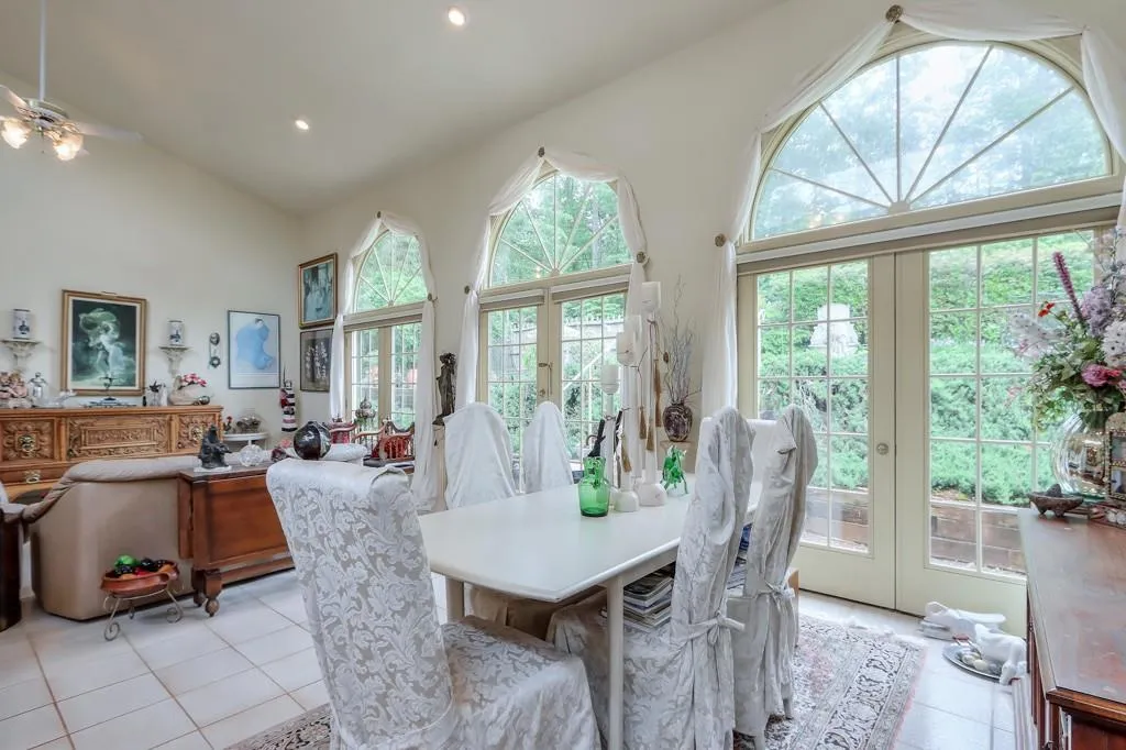 6287 Vernon Woods Drive, Sandy Springs, Georgia 30328, 3 Bedrooms Bedrooms, ,3 BathroomsBathrooms,Residential,Sold,6287 Vernon Woods Drive,7218755