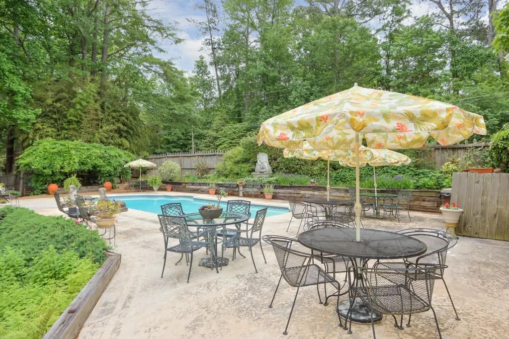 6287 Vernon Woods Drive, Sandy Springs, Georgia 30328, 3 Bedrooms Bedrooms, ,3 BathroomsBathrooms,Residential,Sold,6287 Vernon Woods Drive,7218755