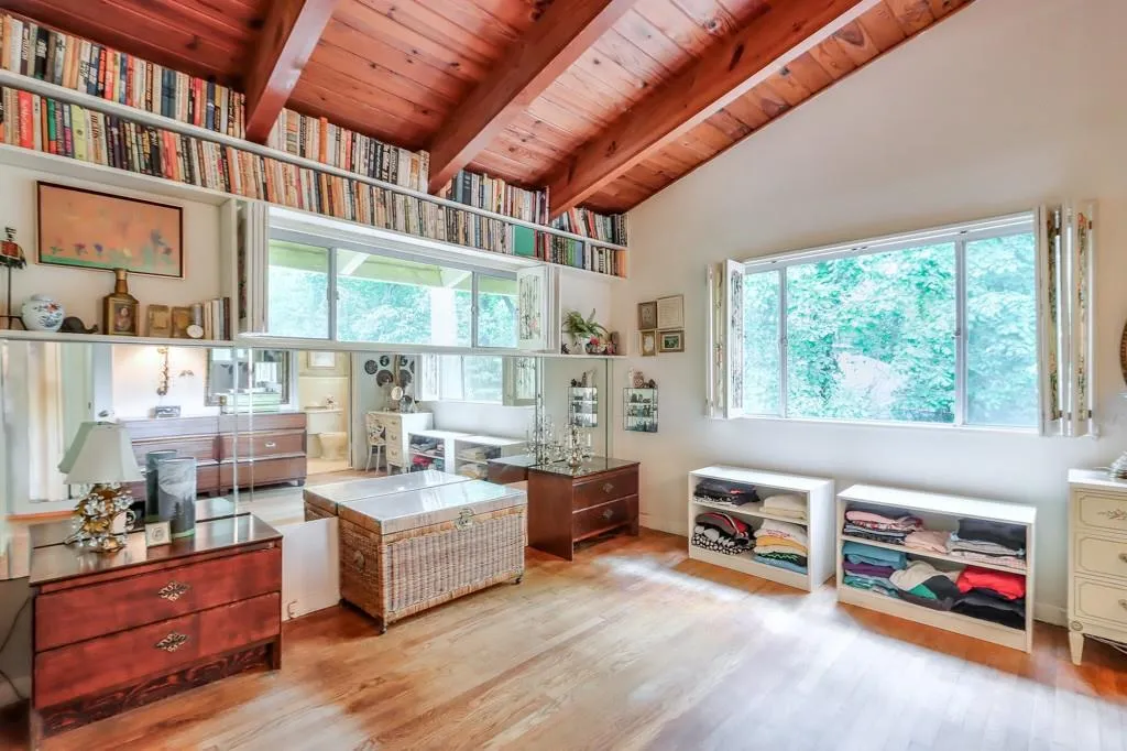 6287 Vernon Woods Drive, Sandy Springs, Georgia 30328, 3 Bedrooms Bedrooms, ,3 BathroomsBathrooms,Residential,Sold,6287 Vernon Woods Drive,7218755