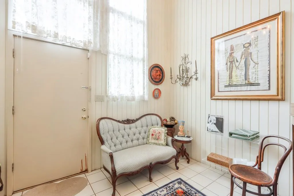 6287 Vernon Woods Drive, Sandy Springs, Georgia 30328, 3 Bedrooms Bedrooms, ,3 BathroomsBathrooms,Residential,Sold,6287 Vernon Woods Drive,7218755