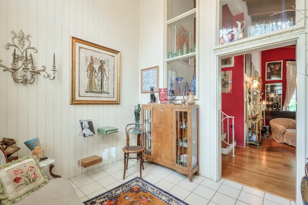 6287 Vernon Woods Drive, Sandy Springs, Georgia 30328, 3 Bedrooms Bedrooms, ,3 BathroomsBathrooms,Residential,Sold,6287 Vernon Woods Drive,7218755