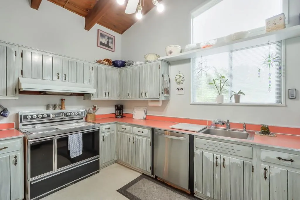 6287 Vernon Woods Drive, Sandy Springs, Georgia 30328, 3 Bedrooms Bedrooms, ,3 BathroomsBathrooms,Residential,Sold,6287 Vernon Woods Drive,7218755