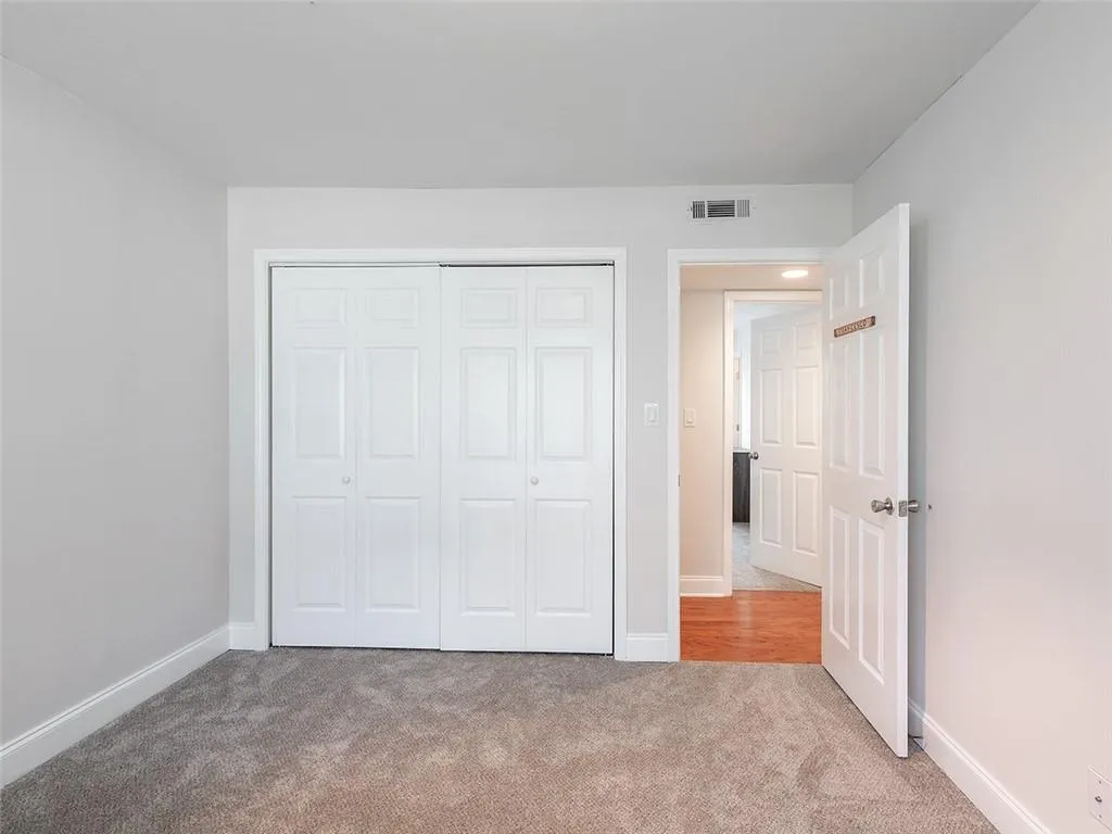 6980 Roswell Road Unit H4, Atlanta, Georgia 30328, 3 Bedrooms Bedrooms, ,2 BathroomsBathrooms,Residential,Sold,6980 Roswell Road Unit H4,6876706