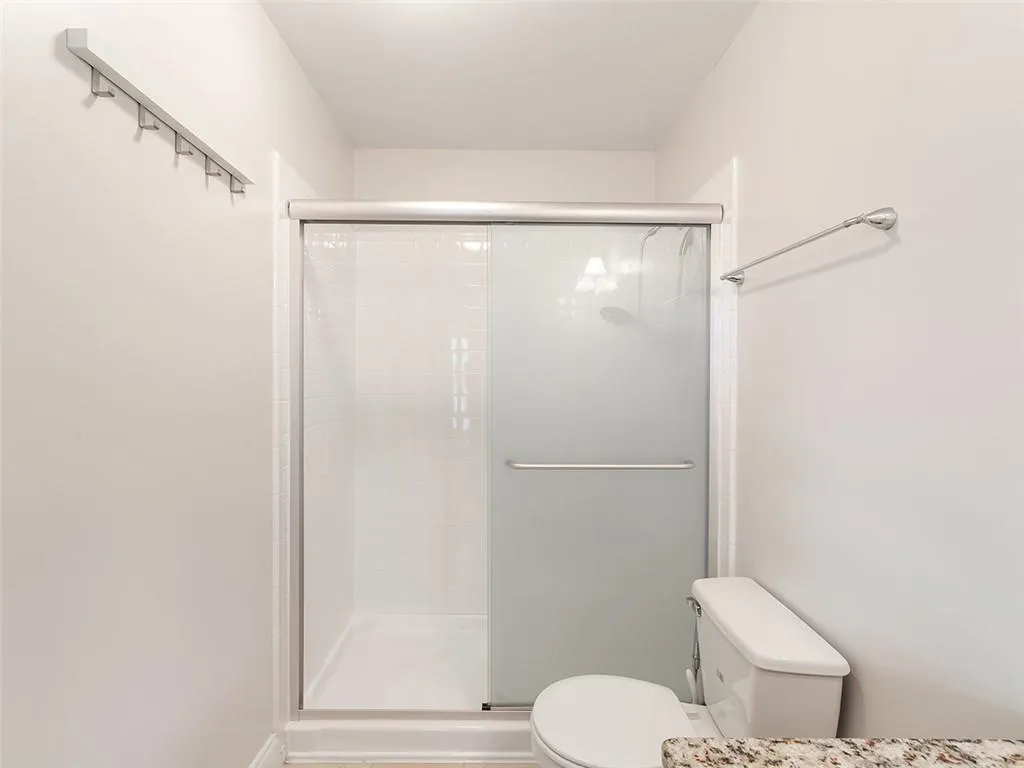 6980 Roswell Road Unit H4, Atlanta, Georgia 30328, 3 Bedrooms Bedrooms, ,2 BathroomsBathrooms,Residential,Sold,6980 Roswell Road Unit H4,6876706
