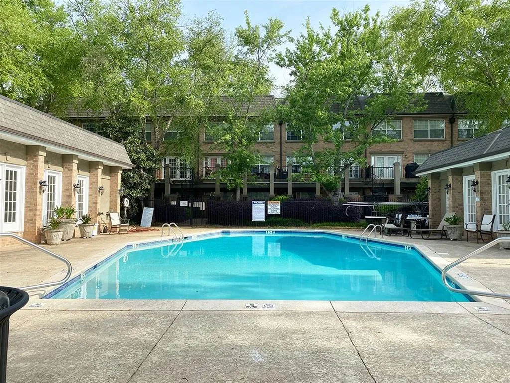 6980 Roswell Road Unit H4, Atlanta, Georgia 30328, 3 Bedrooms Bedrooms, ,2 BathroomsBathrooms,Residential,Sold,6980 Roswell Road Unit H4,6876706