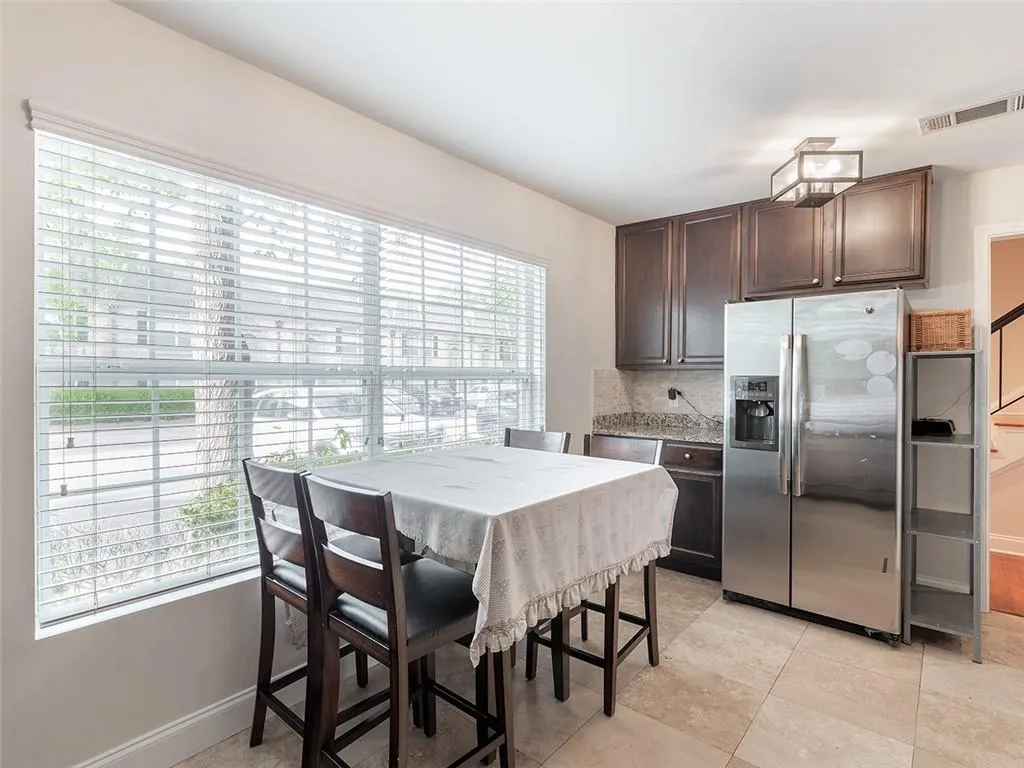 6980 Roswell Road Unit H4, Atlanta, Georgia 30328, 3 Bedrooms Bedrooms, ,2 BathroomsBathrooms,Residential,Sold,6980 Roswell Road Unit H4,6876706