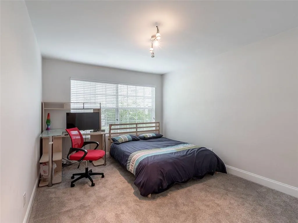 6980 Roswell Road Unit H4, Atlanta, Georgia 30328, 3 Bedrooms Bedrooms, ,2 BathroomsBathrooms,Residential,Sold,6980 Roswell Road Unit H4,6876706