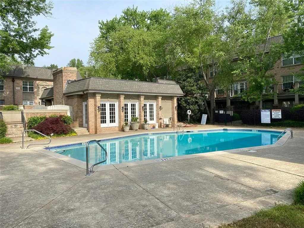 6980 Roswell Road Unit H4, Atlanta, Georgia 30328, 3 Bedrooms Bedrooms, ,2 BathroomsBathrooms,Residential,Sold,6980 Roswell Road Unit H4,6876706