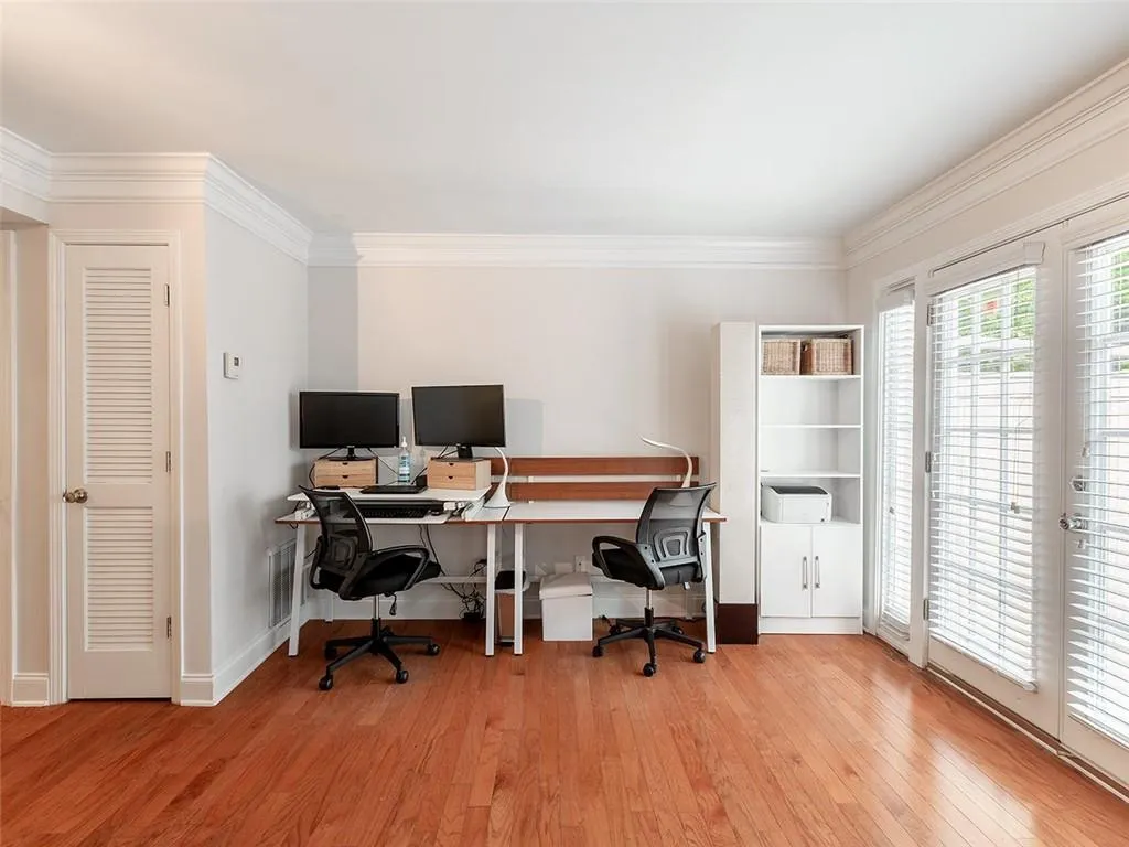 6980 Roswell Road Unit H4, Atlanta, Georgia 30328, 3 Bedrooms Bedrooms, ,2 BathroomsBathrooms,Residential,Sold,6980 Roswell Road Unit H4,6876706