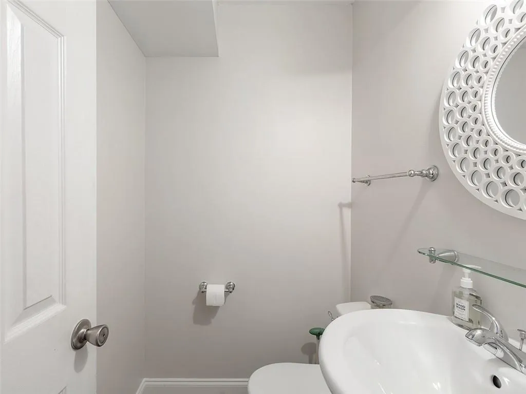 6980 Roswell Road Unit H4, Atlanta, Georgia 30328, 3 Bedrooms Bedrooms, ,2 BathroomsBathrooms,Residential,Sold,6980 Roswell Road Unit H4,6876706