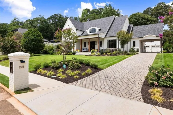 205 Thomas Circle, Roswell, Georgia 30075