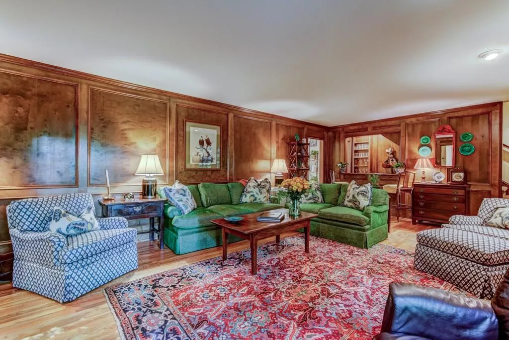 165 Marsh Glen Point, Atlanta, Georgia 30328, 4 Bedrooms Bedrooms, ,5 BathroomsBathrooms,Residential,Sold,165 Marsh Glen Point,5908926