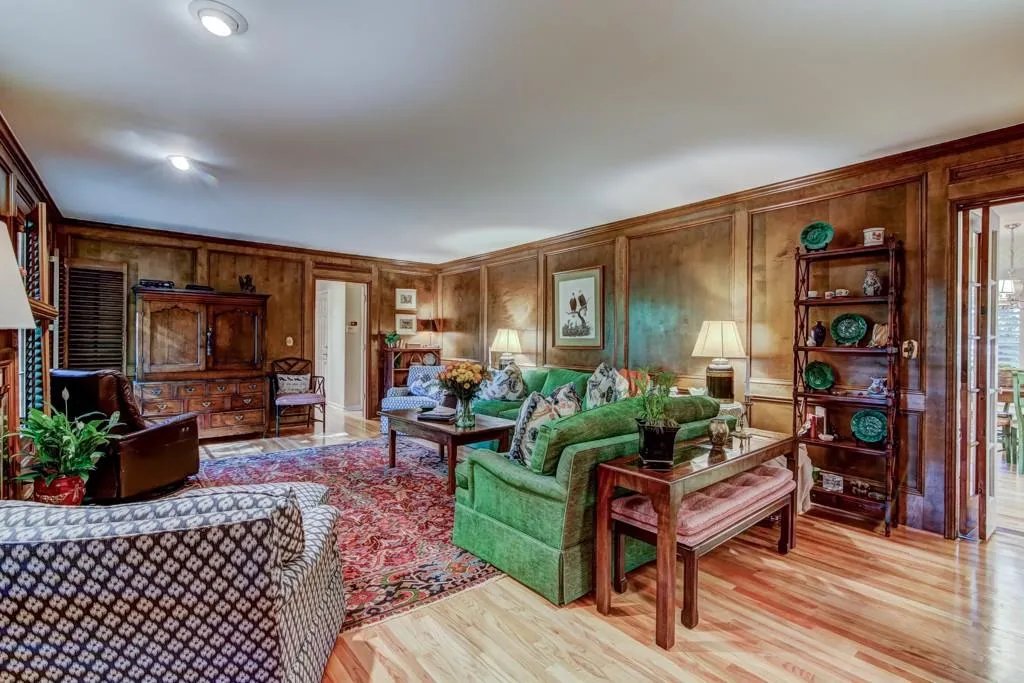 165 Marsh Glen Point, Atlanta, Georgia 30328, 4 Bedrooms Bedrooms, ,5 BathroomsBathrooms,Residential,Sold,165 Marsh Glen Point,5908926