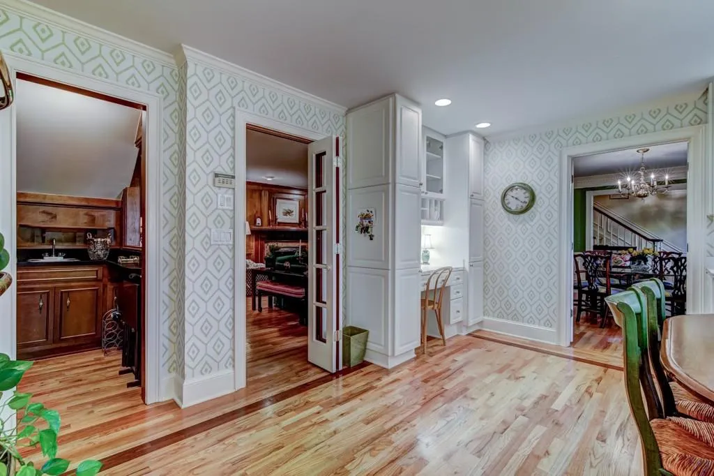 165 Marsh Glen Point, Atlanta, Georgia 30328, 4 Bedrooms Bedrooms, ,5 BathroomsBathrooms,Residential,Sold,165 Marsh Glen Point,5908926