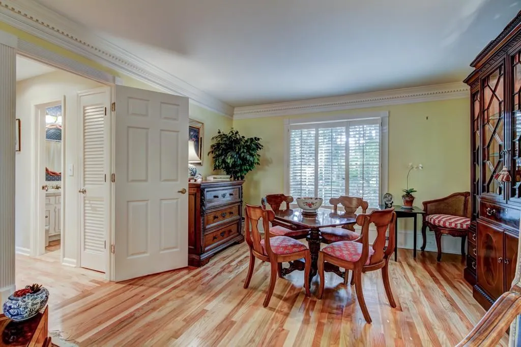 165 Marsh Glen Point, Atlanta, Georgia 30328, 4 Bedrooms Bedrooms, ,5 BathroomsBathrooms,Residential,Sold,165 Marsh Glen Point,5908926