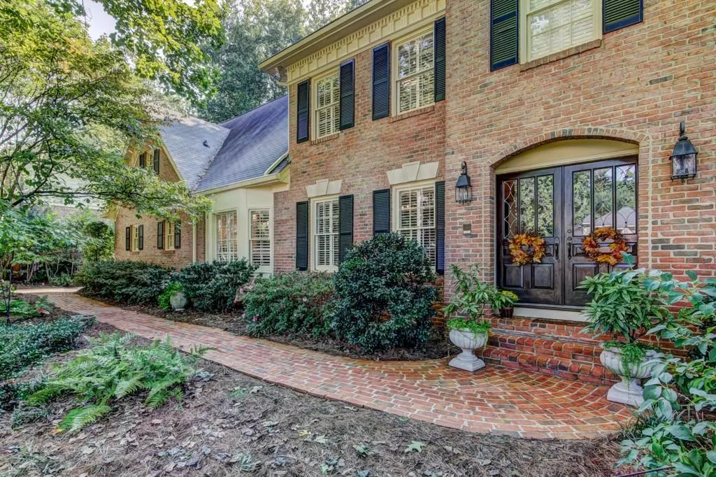 165 Marsh Glen Point, Atlanta, Georgia 30328, 4 Bedrooms Bedrooms, ,5 BathroomsBathrooms,Residential,Sold,165 Marsh Glen Point,5908926