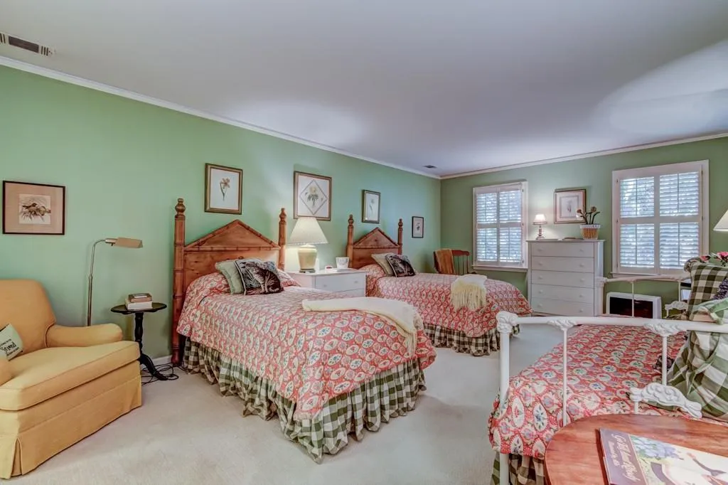 165 Marsh Glen Point, Atlanta, Georgia 30328, 4 Bedrooms Bedrooms, ,5 BathroomsBathrooms,Residential,Sold,165 Marsh Glen Point,5908926