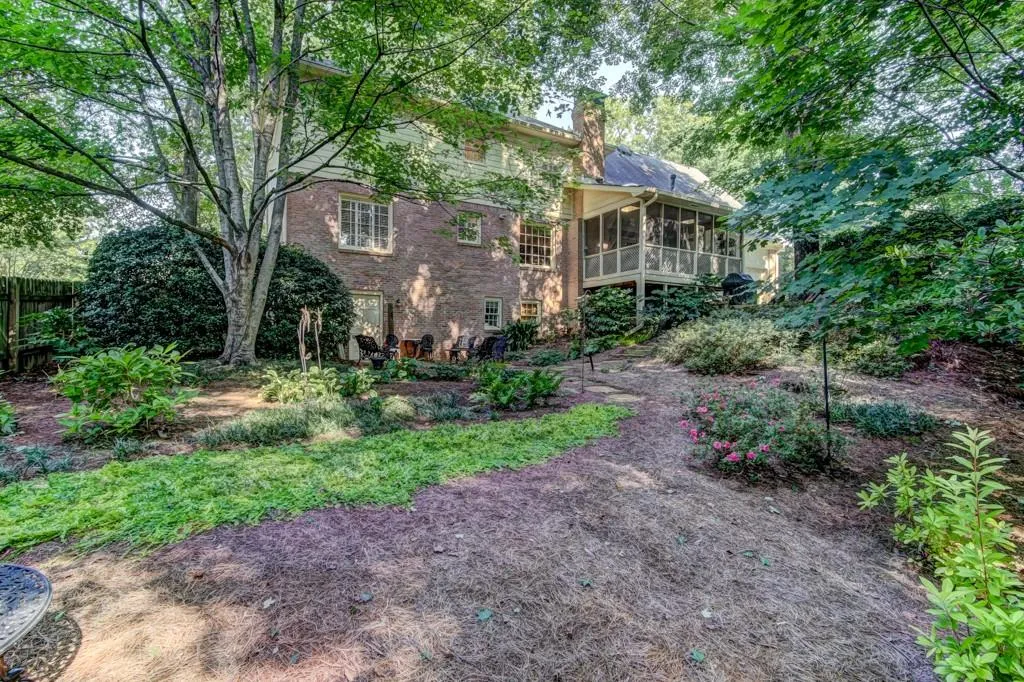 165 Marsh Glen Point, Atlanta, Georgia 30328, 4 Bedrooms Bedrooms, ,5 BathroomsBathrooms,Residential,Sold,165 Marsh Glen Point,5908926