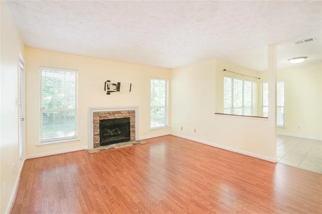 6818 Glenridge Drive Unit D, Sandy Springs, Georgia 30328, 1 Bedroom Bedrooms, ,1 BathroomBathrooms,Residential,Sold,6818 Glenridge Drive Unit D,7071899