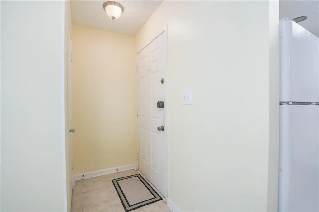6818 Glenridge Drive Unit D, Sandy Springs, Georgia 30328, 1 Bedroom Bedrooms, ,1 BathroomBathrooms,Residential,Sold,6818 Glenridge Drive Unit D,7071899