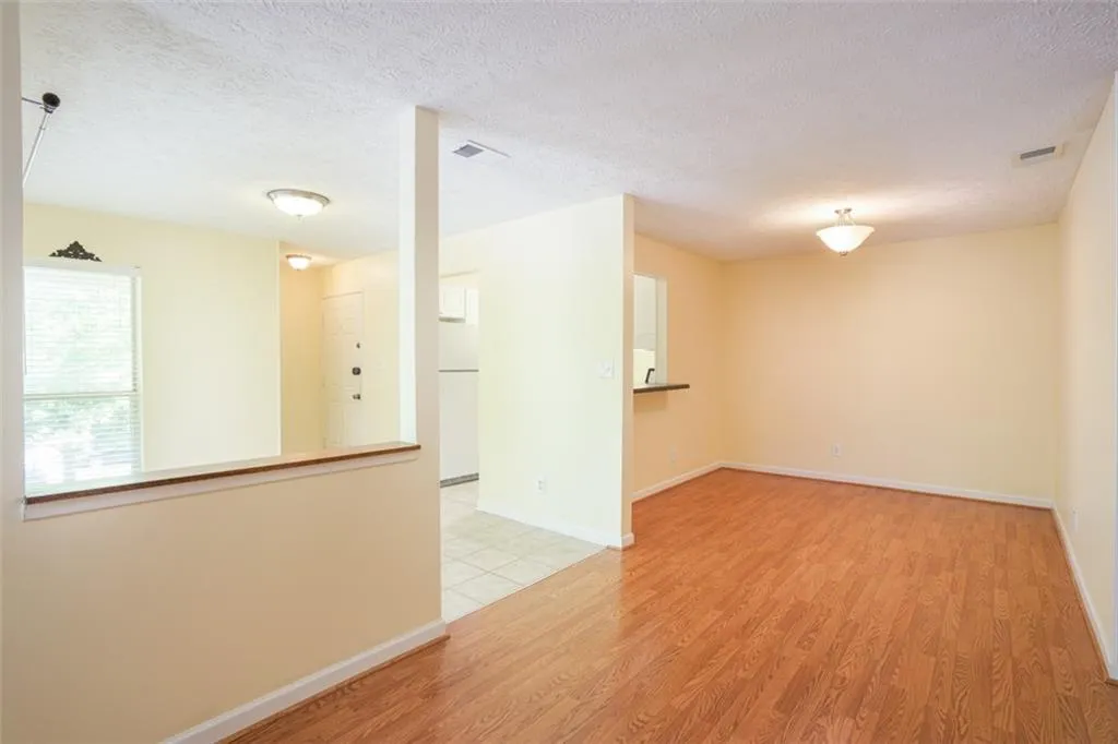 6818 Glenridge Drive Unit D, Sandy Springs, Georgia 30328, 1 Bedroom Bedrooms, ,1 BathroomBathrooms,Residential,Sold,6818 Glenridge Drive Unit D,7071899