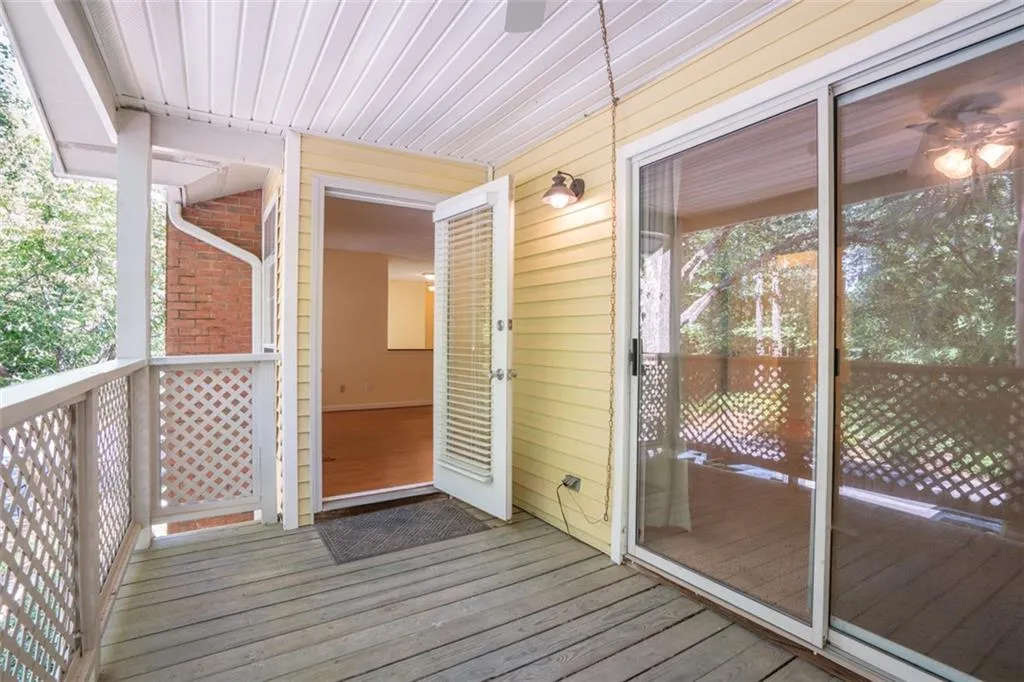 6818 Glenridge Drive Unit D, Sandy Springs, Georgia 30328, 1 Bedroom Bedrooms, ,1 BathroomBathrooms,Residential,Sold,6818 Glenridge Drive Unit D,7071899